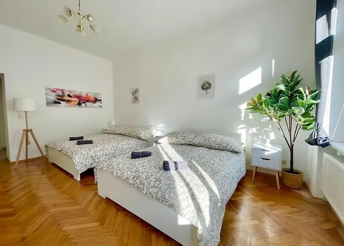 Sunny & Calm Stylish Flat